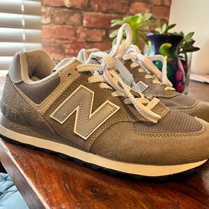 New Balance Women’s sneakers
